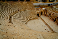 Jerash Theater Ränge von oben