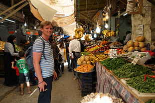 Amman Markt Matthias beim Obst