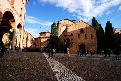 Bologna Santo Stefano Platz und Kirche