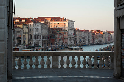 Venedig Rialtobrücke Blick Morgen