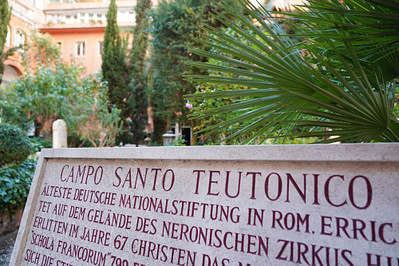 Vatikan Deutscher Friedhof Schild