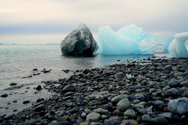 Diamond Beach mit Eisberg