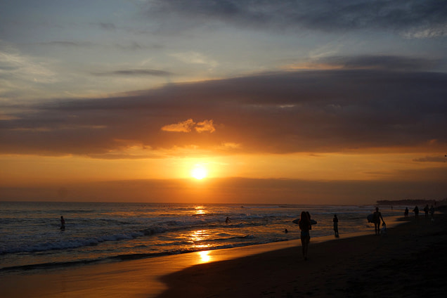 Sonnenuntergang in Canggu am Echo Beach auf Bali