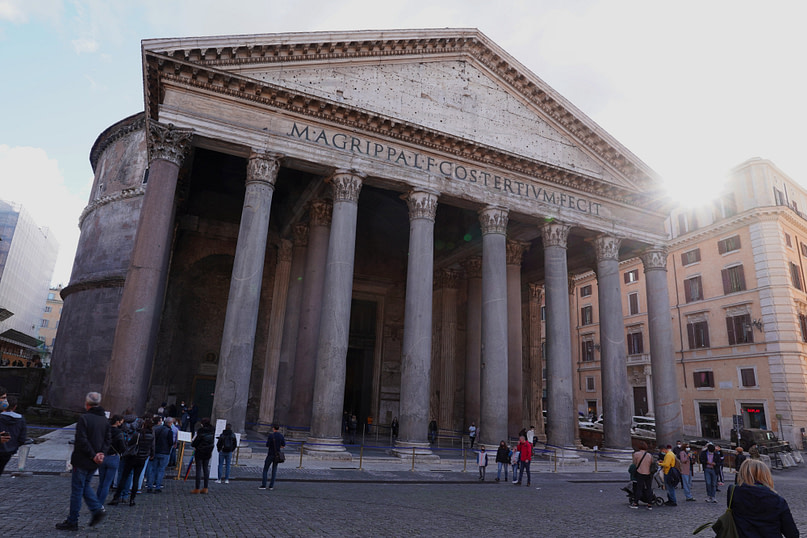 Rom Pantheon Gegenlicht